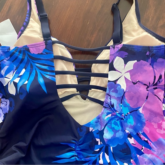 Strappy Plunge One Piece Swimsuit - Picture 9 of 10